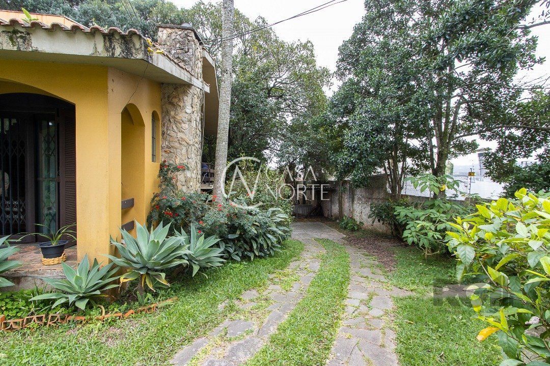 Casa à venda com 2 quartos, 164m², 2 vagas, Avenida da Cavalhada no bairro Cavalhada em Porto Alegre