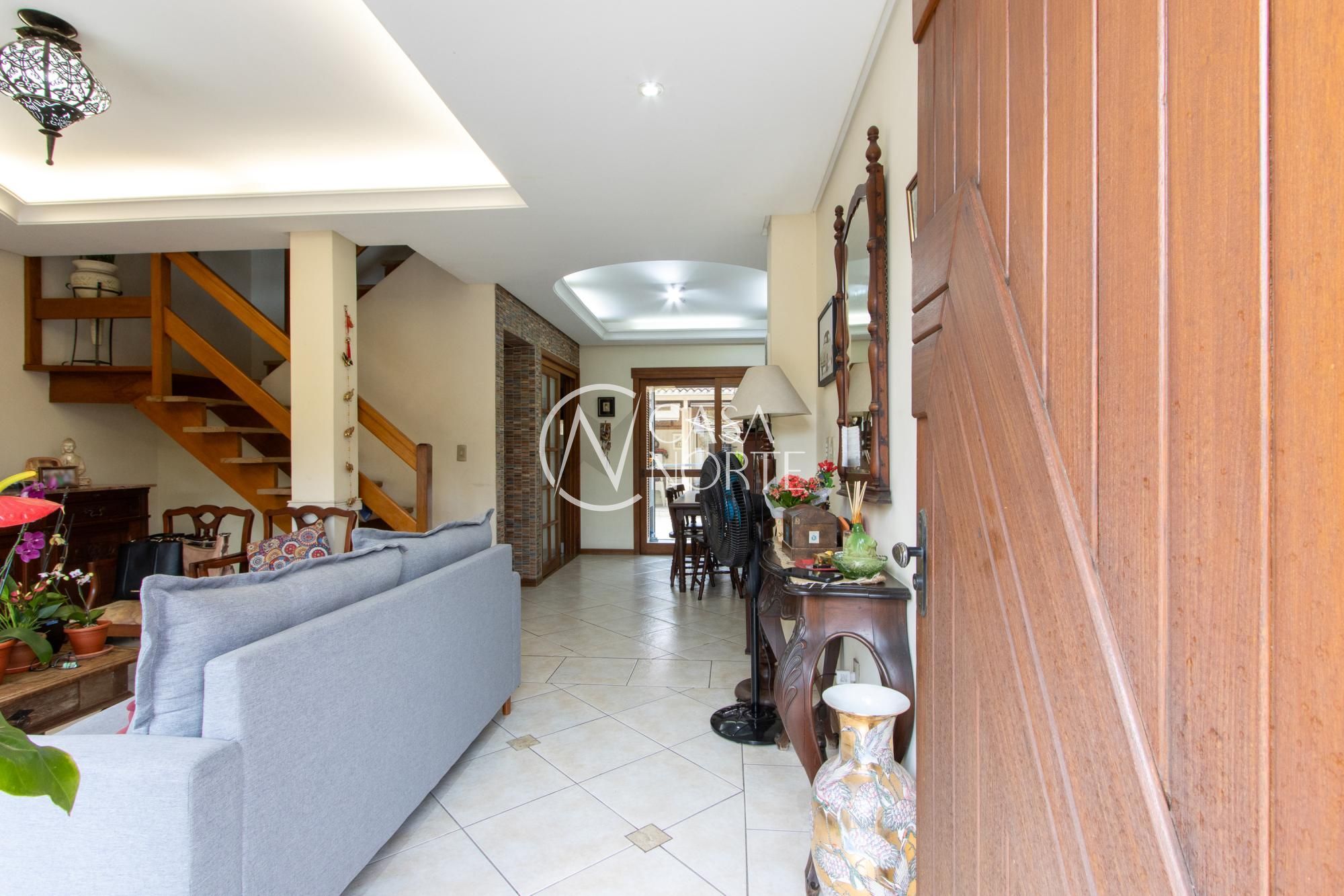 Casa à venda com 3 quartos, 227m², 1 suíte, 4 vagas, Rua José Aristides Martins no bairro Ipanema em Porto Alegre