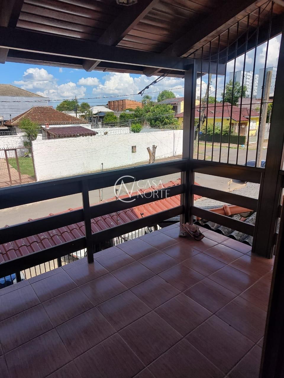 Casa à venda com 3 quartos, 198m², 1 suíte, 1 vaga, Rua Papa Pio XII no bairro Passo das Pedras em Porto Alegre