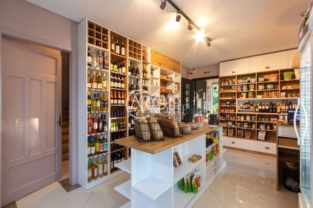 Casa à venda com 3 quartos, 200m², 1 suíte, 2 vagas, Rua Caete no bairro Vila Assunção em Porto Alegre