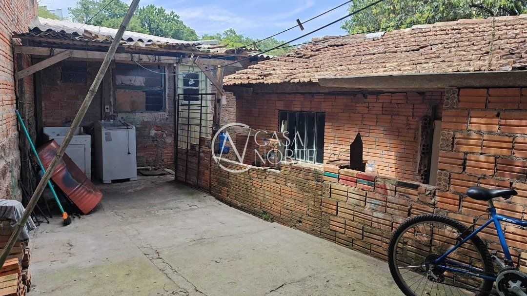 Casa à venda com 3 quartos, 50m², Rua Marquês do Maricá no bairro Vila Nova em Porto Alegre