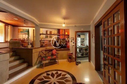 Casa à venda com 4 quartos, 350m², 1 suíte, 3 vagas, Rua Doutor Paulino Guerra no bairro Jardim Itu em Porto Alegre