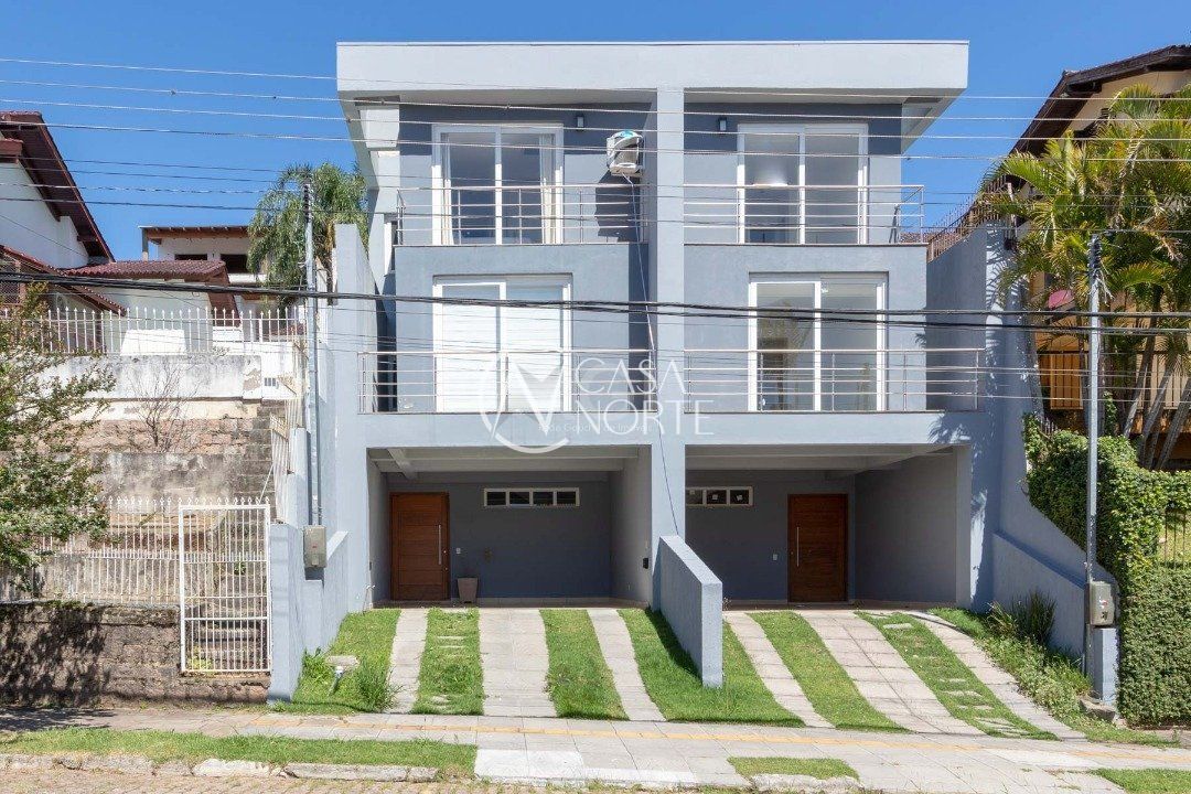Casa à venda com 3 quartos, 168m², 1 suíte, 2 vagas, Rua Imeram Teixeira Cabeleira no bairro Aberta dos Morros em Porto Alegre