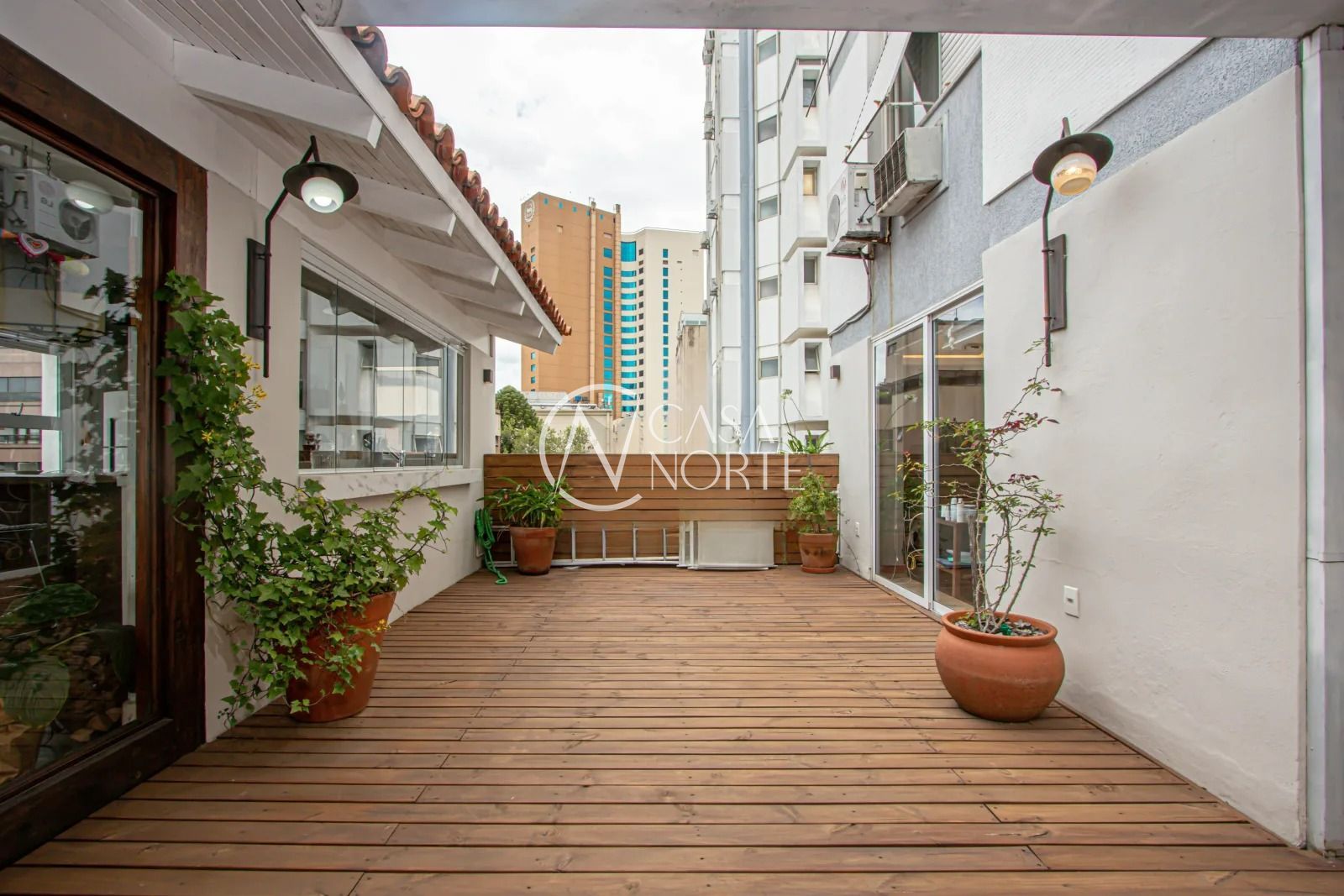 Apartamento Garden à venda com 2 quartos, 145m², 1 suíte, 1 vaga, Rua Félix da Cunha no bairro Moinhos de Vento em Porto Alegre