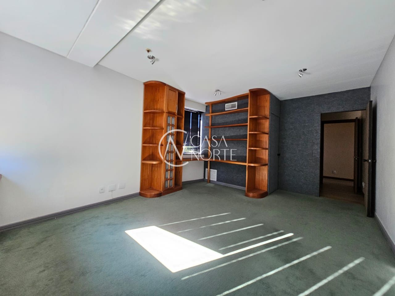 Conjunto Comercial à venda com 2 quartos, 44m², Rua Doutor Florêncio Ygartua no bairro Moinhos de Vento em Porto Alegre