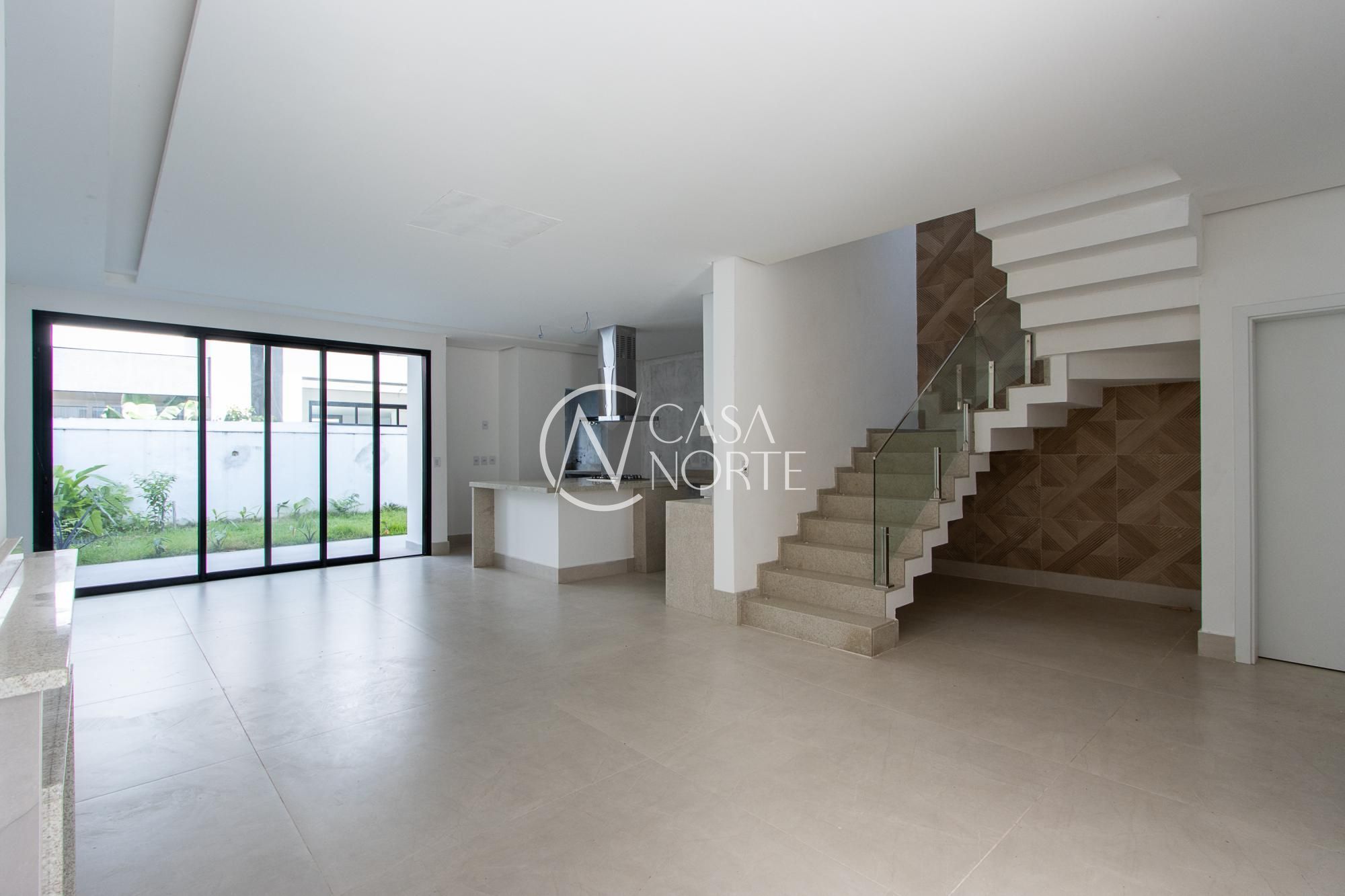 Casa de Condomínio à venda com 3 quartos, 216m², 3 suítes, 2 vagas, Rua Sinai no bairro Ipanema em Porto Alegre