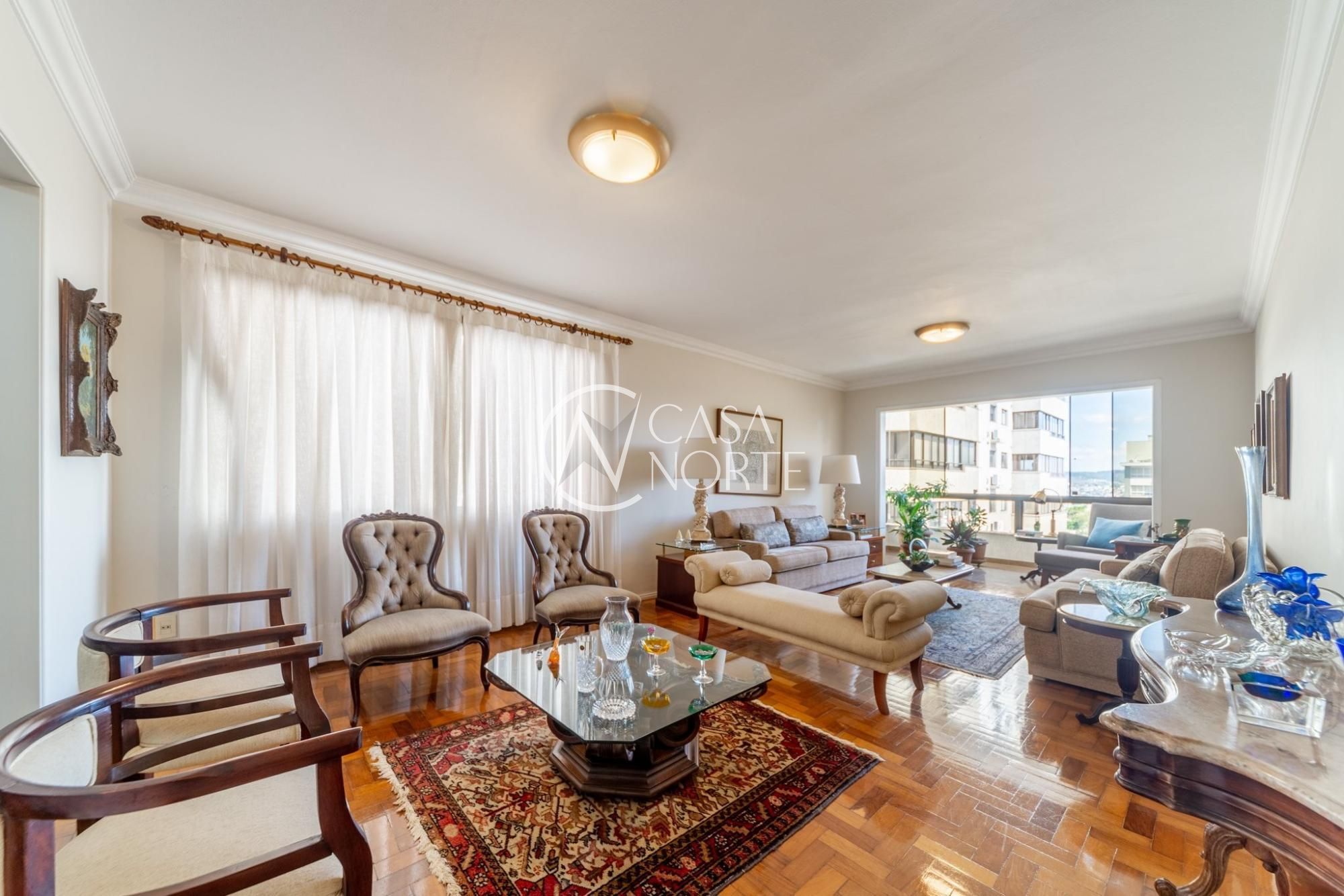 Apartamento à venda com 3 quartos, 206m², 1 suíte, 2 vagas, Avenida Toropi no bairro Petrópolis em Porto Alegre