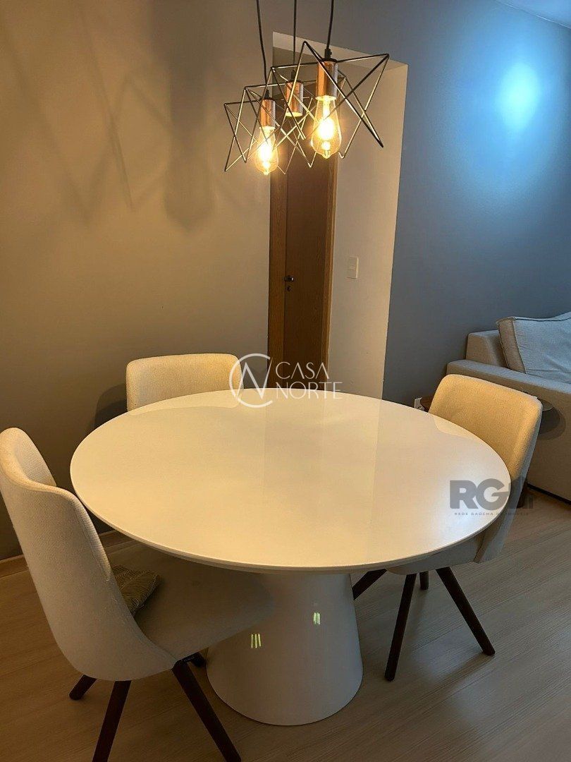 Apartamento à venda com 2 quartos, 71m², 1 suíte, 1 vaga, Avenida Coronel Lucas de Oliveira no bairro Petrópolis em Porto Alegre