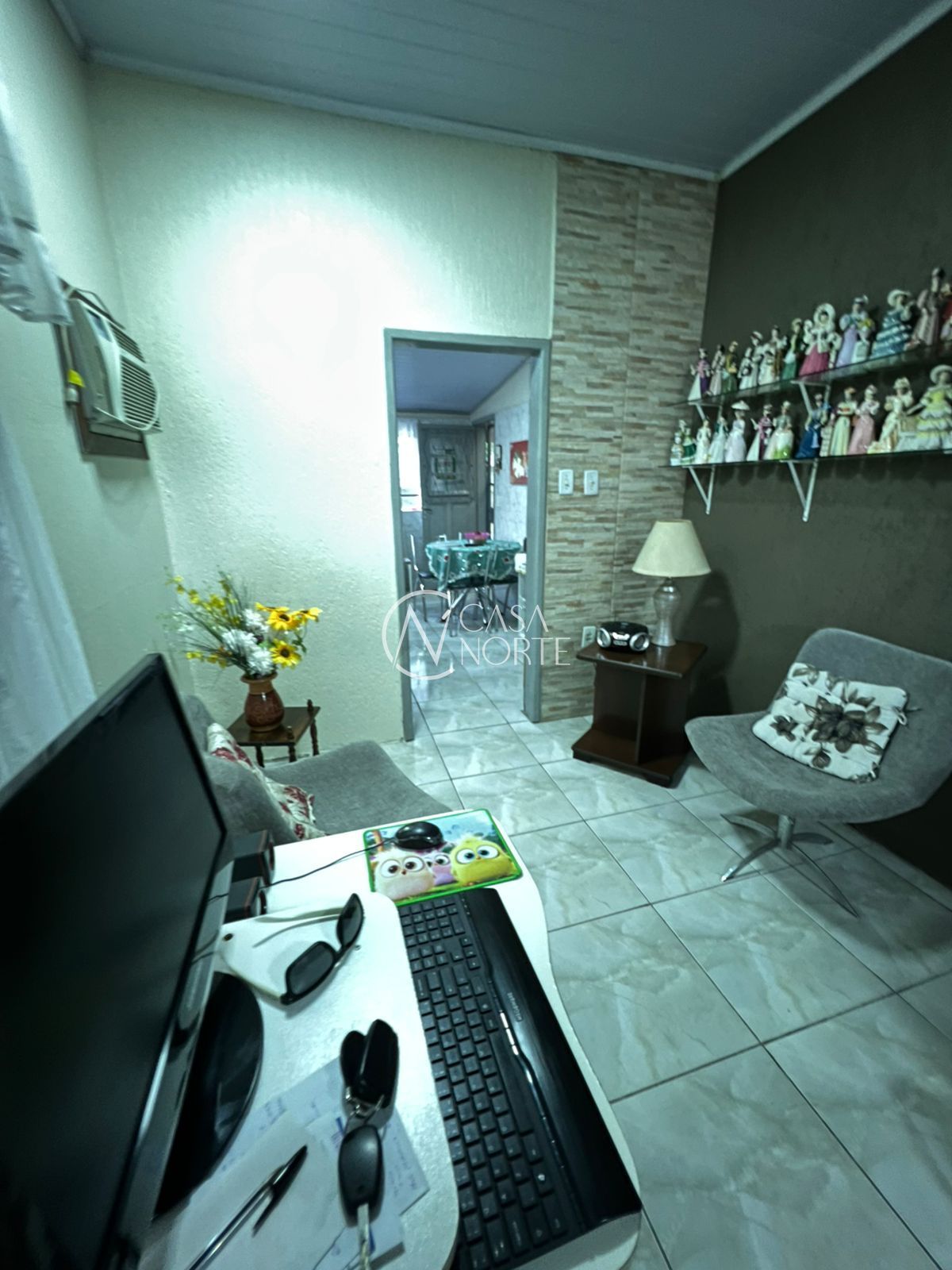 Casa à venda com 3 quartos, 95m², 5 vagas, Rua Criciúma no bairro Guarujá em Porto Alegre