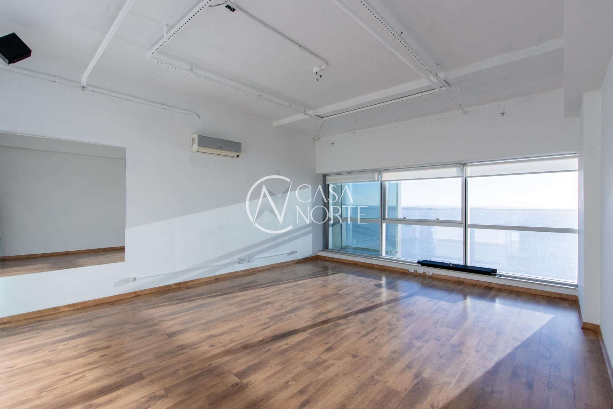 Sala Comercial à venda com 1 quarto, 99m², Diário de Noticias no bairro Cristal em Porto Alegre
