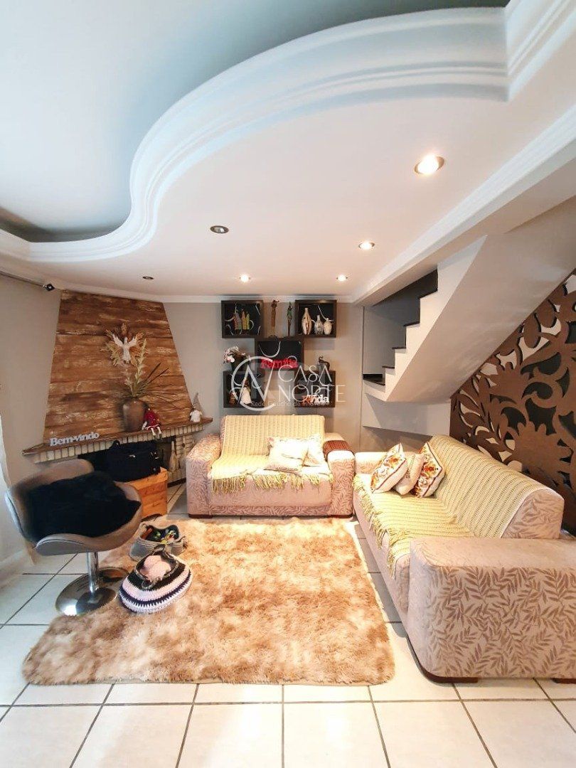 Casa de Condomínio à venda com 3 quartos, 233m², 1 suíte, 4 vagas, Avenida Eduardo Prado no bairro Cavalhada em Porto Alegre