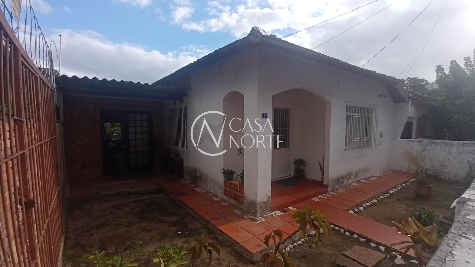 Casa à venda com 2 quartos, 120m², 1 vaga, Rua São Joaquim no bairro Glória em Porto Alegre