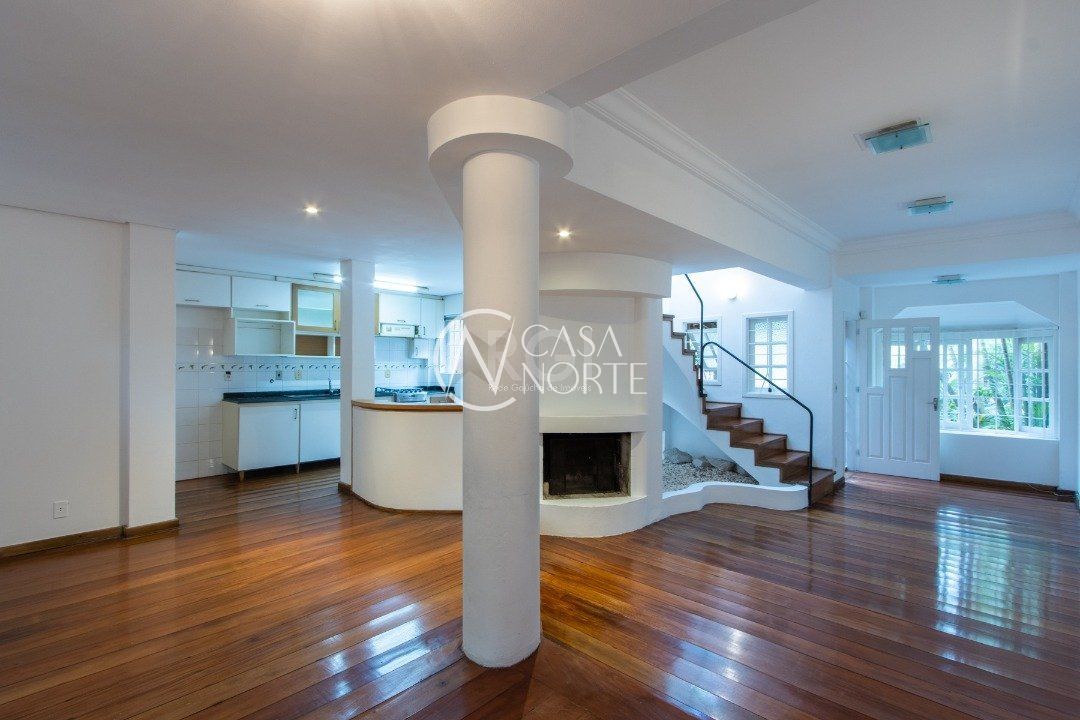 Casa à venda com 3 quartos, 190m², 1 suíte, 3 vagas, Rua dos Guaranis no bairro Espírito Santo em Porto Alegre