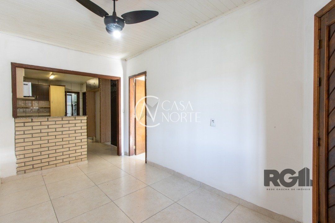 Casa à venda com 3 quartos, 120m², 1 suíte, 2 vagas, Rua Marcelo Küfner no bairro Hípica em Porto Alegre