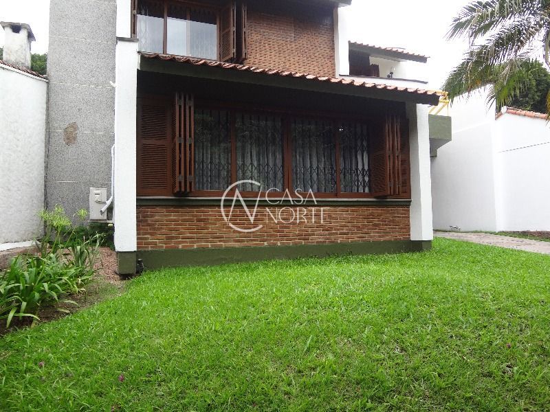 Casa à venda com 3 quartos, 268m², 1 suíte, 2 vagas, Rua Jigoro Kano no bairro Jardim Isabel em Porto Alegre