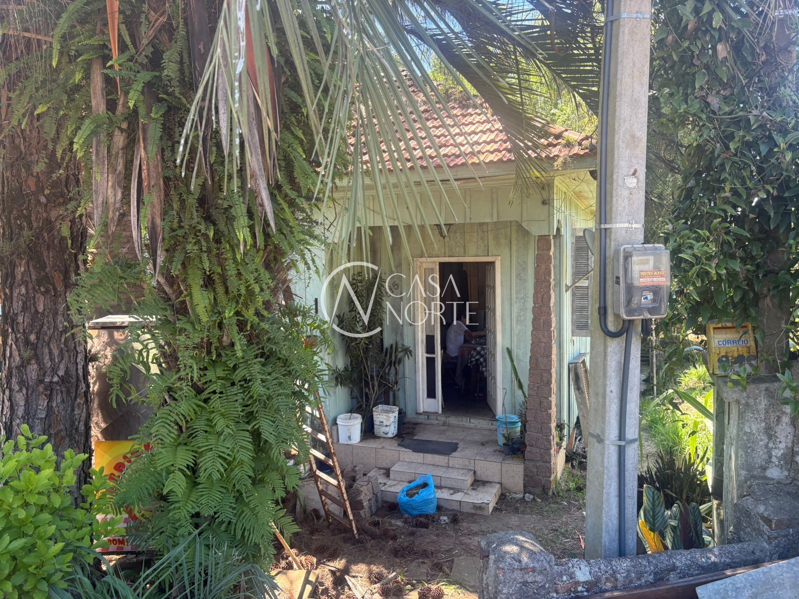 Terreno à venda  com 653m², Rua Frederico Etzberger no bairro Nonoai em Porto Alegre