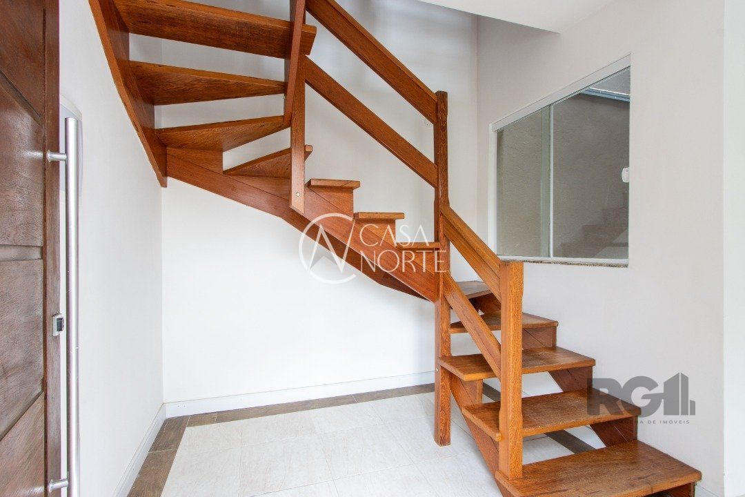 Casa à venda com 2 quartos, 75m², Rua Izar Faria Correa Santanna no bairro Hípica em Porto Alegre