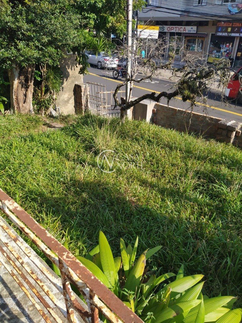 Casa Comercial à venda  com 277m², Avenida Wenceslau Escobar no bairro Tristeza em Porto Alegre