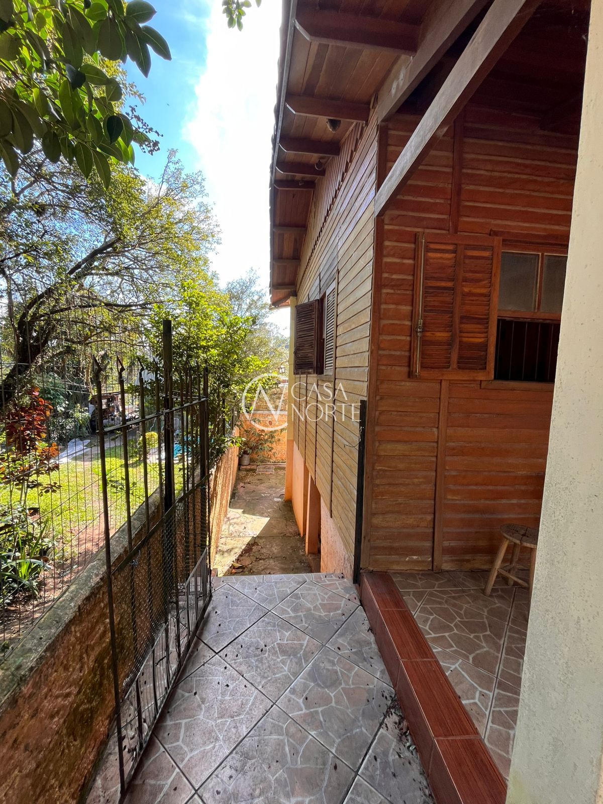 Casa à venda com 1 quarto, 81m², 1 vaga, Estrada Jorge Pereira Nunes no bairro Campo Novo em Porto Alegre