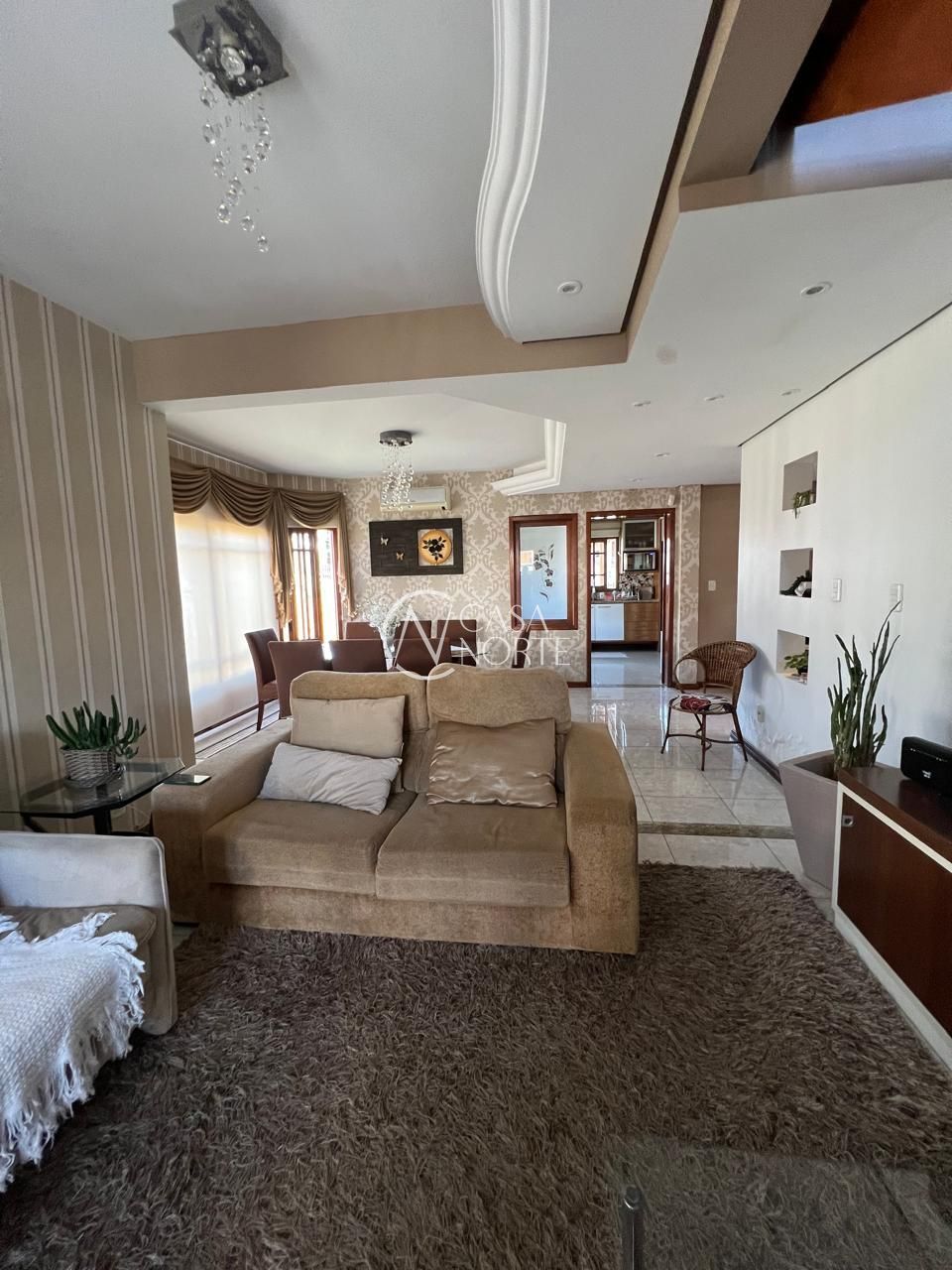 Casa à venda com 3 quartos, 250m², 1 suíte, 3 vagas, Rua Manaca no bairro Hípica em Porto Alegre