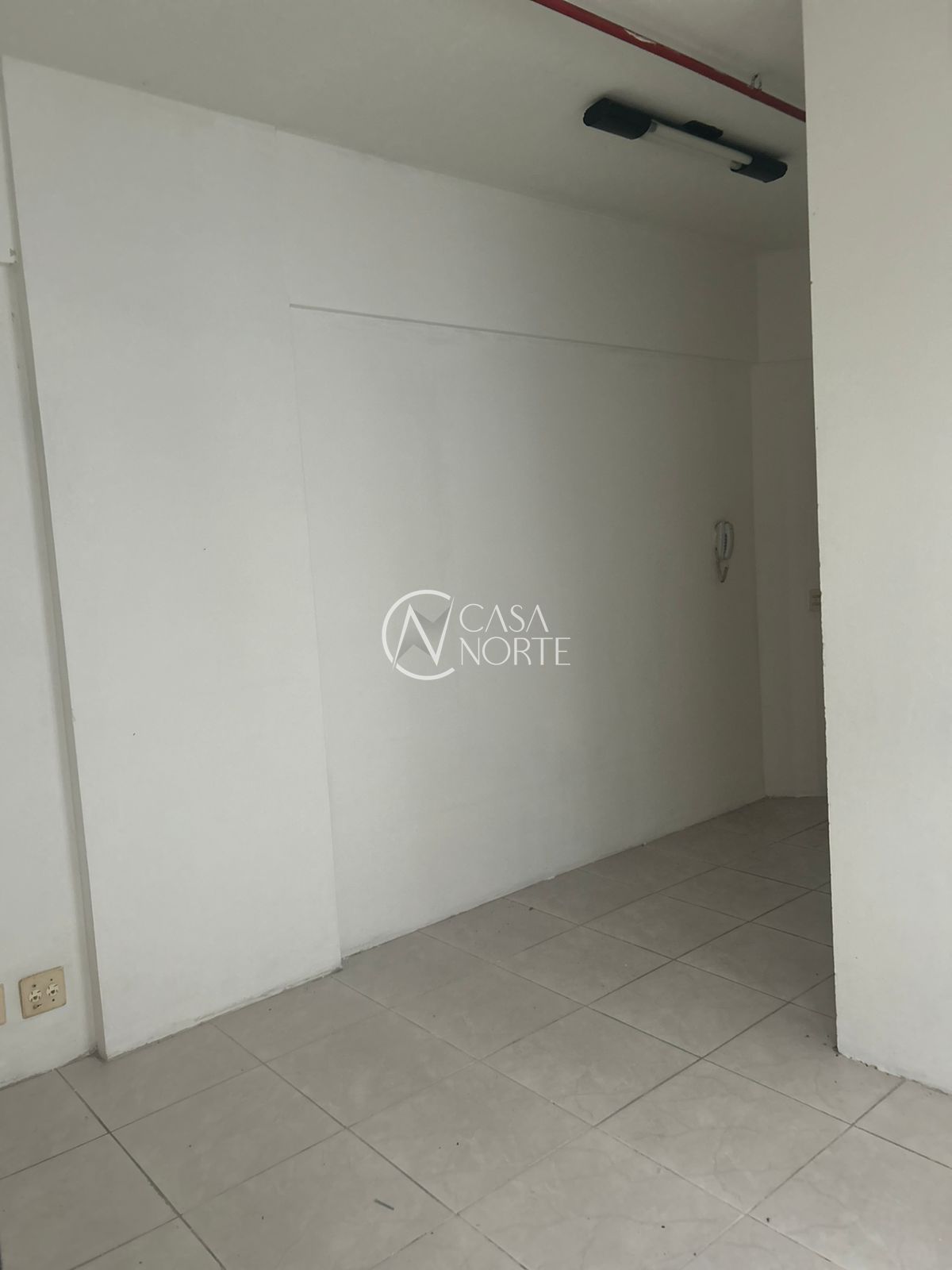 Sala Comercial à venda com 1 quarto, 28m², 1 vaga, Rua Sport Club São José no bairro Passo da Areia em Porto Alegre