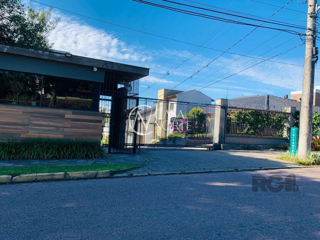 Casa de Condomínio à venda com 3 quartos, 397m², 3 suítes, 4 vagas, Rua Tocantins no bairro Lomba do Pinheiro em Porto Alegre