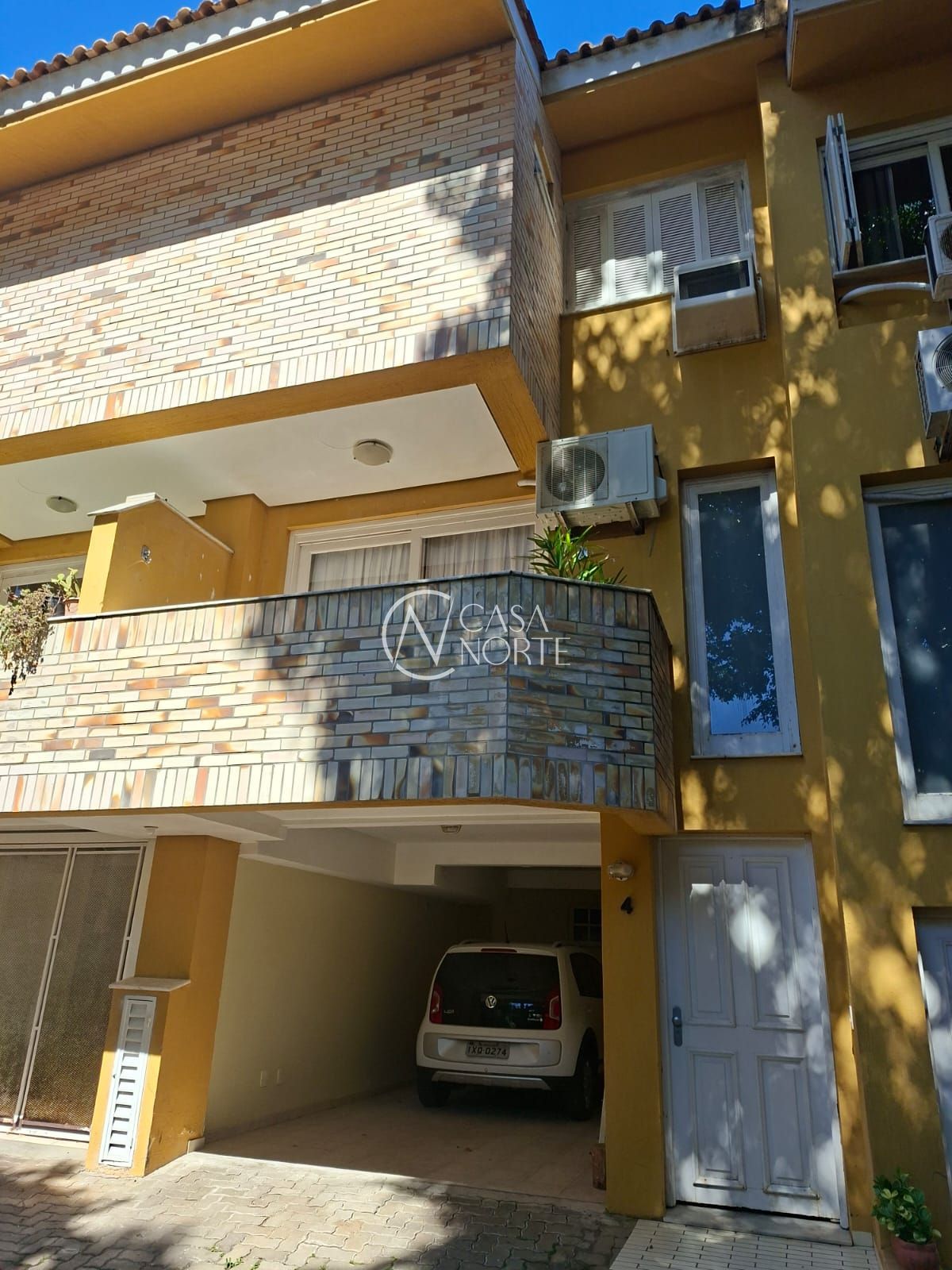 Casa de Condomínio à venda com 3 quartos, 159m², 1 suíte, 2 vagas, Rua Almirante Câmara no bairro Tristeza em Porto Alegre
