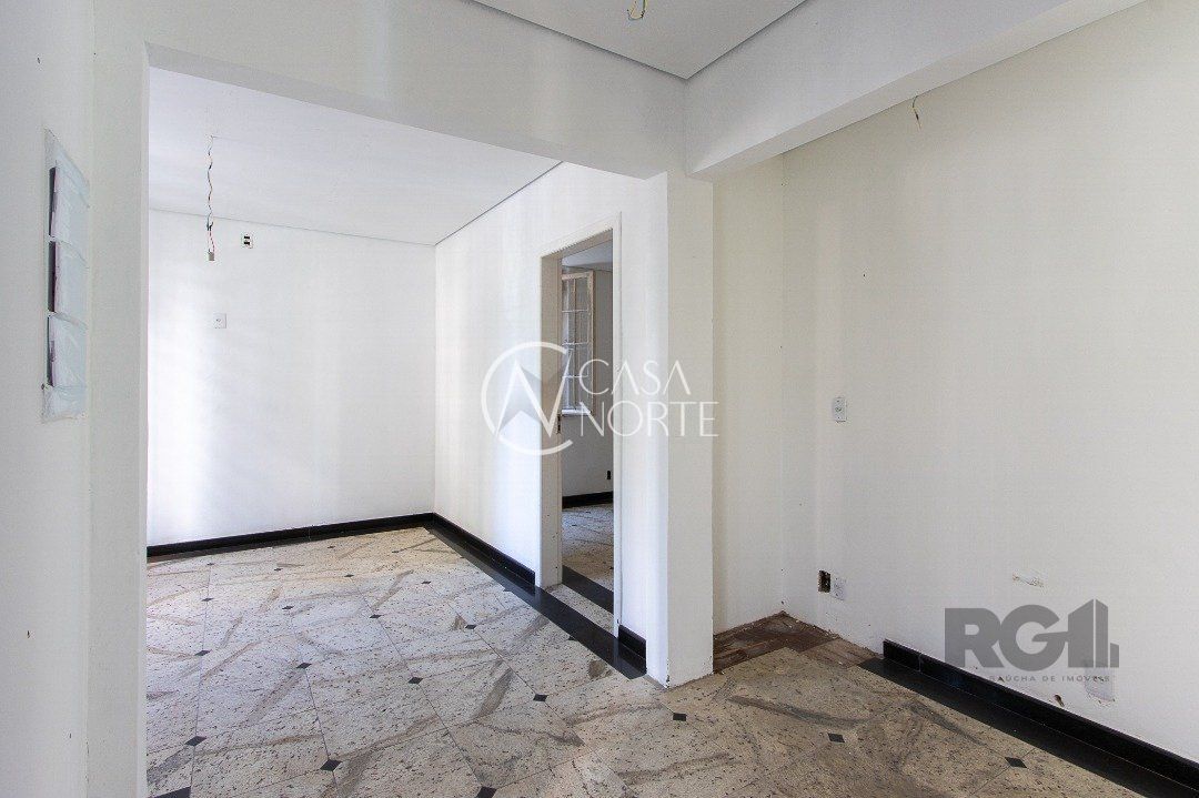 Casa à venda com 3 quartos, 280m², 14 vagas, Rua Quintino Bocaiuva no bairro Floresta em Porto Alegre