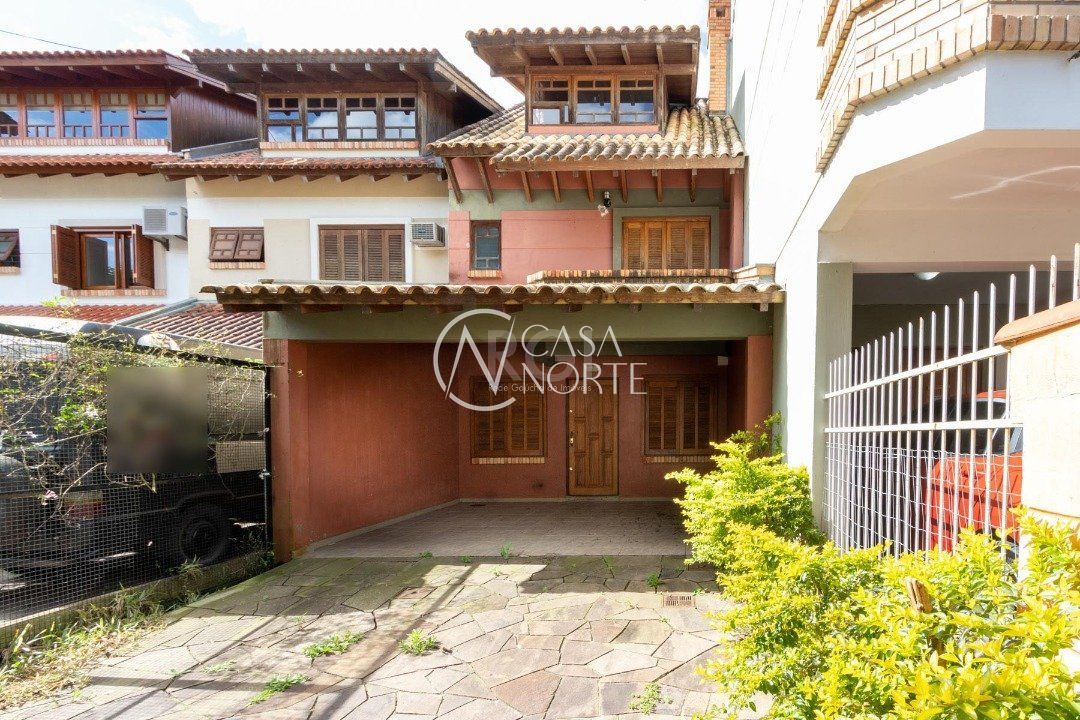 Casa à venda com 3 quartos, 178m², 1 suíte, 2 vagas, Rua Conselheiro Xavier da Costa no bairro Ipanema em Porto Alegre