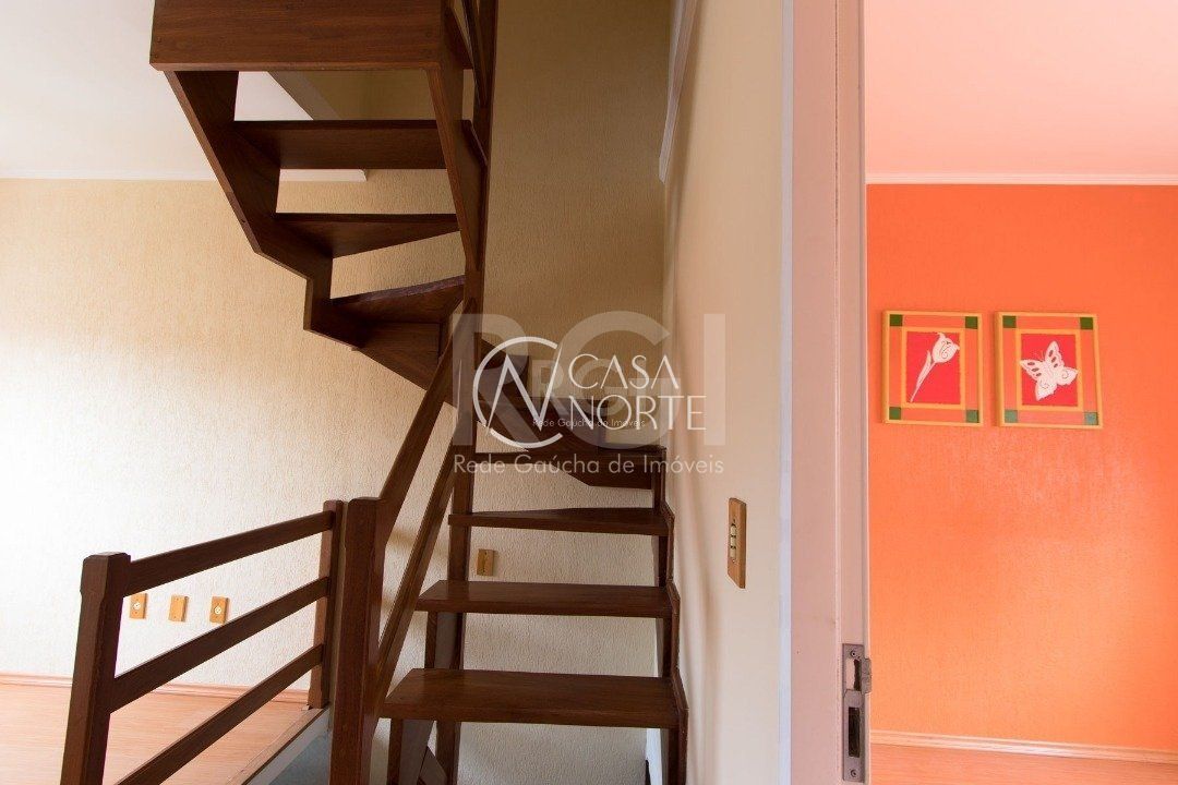 Casa de Condomínio à venda com 3 quartos, 92m², 1 suíte, 2 vagas, Rua Afonso Arinos no bairro Camaquã em Porto Alegre