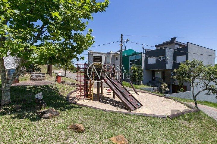 Terreno à venda  com 261m², Avenida Juca Batista no bairro Hípica em Porto Alegre