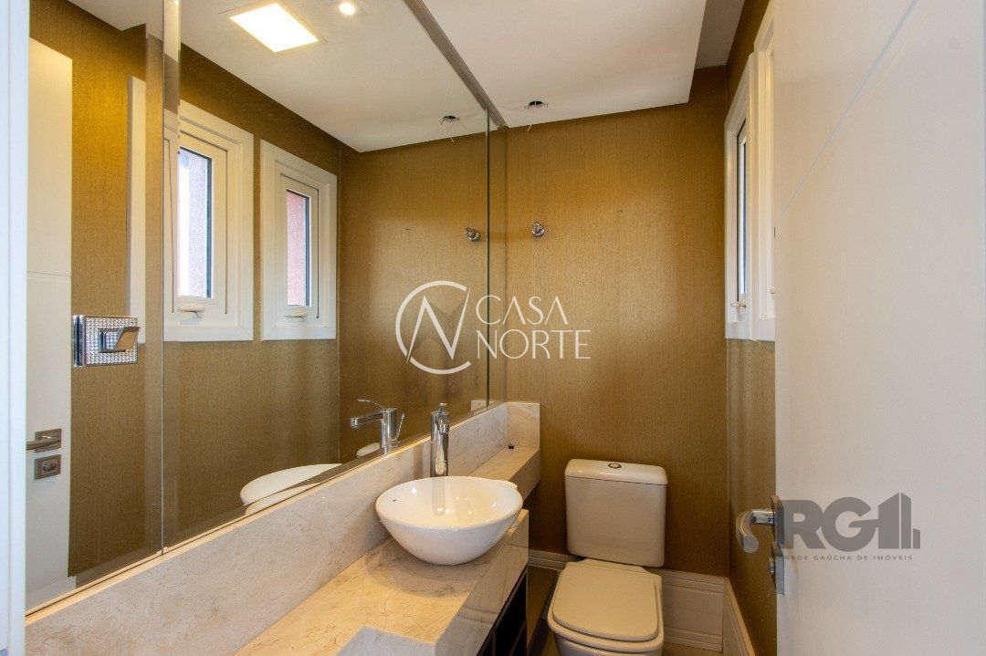 Casa de Condomínio à venda com 4 quartos, 384m², 1 suíte, 3 vagas, Avenida Cai no bairro Cristal em Porto Alegre