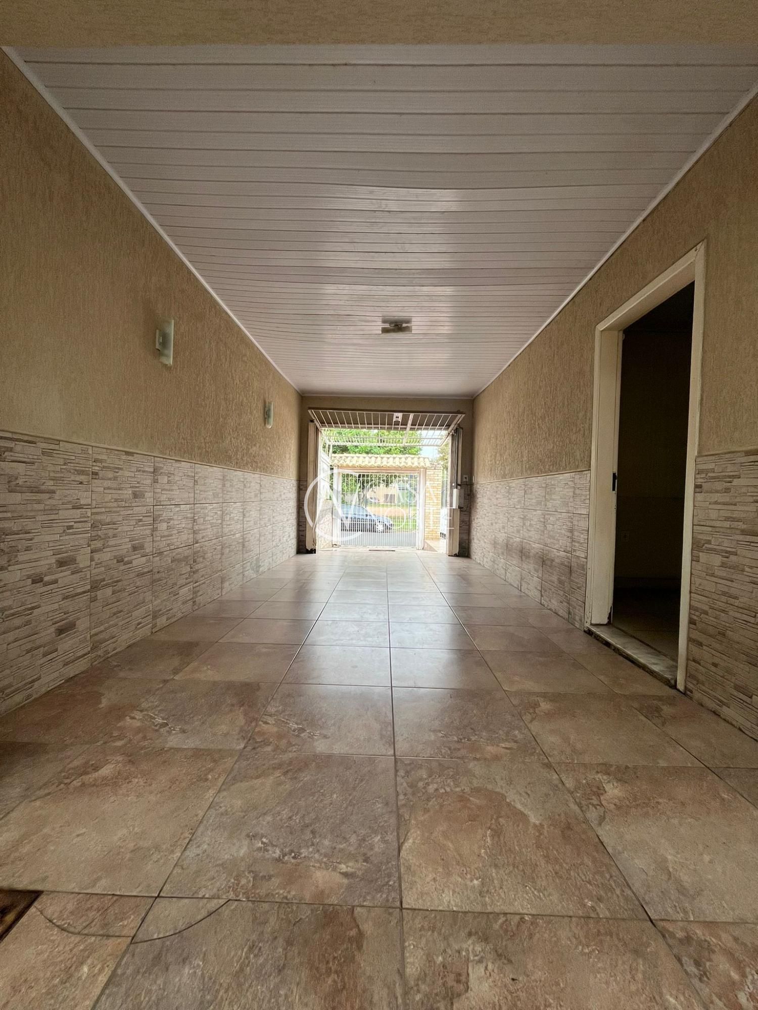 Casa à venda com 3 quartos, 139m², 6 vagas, Rua Breno Baldo no bairro Cavalhada em Porto Alegre