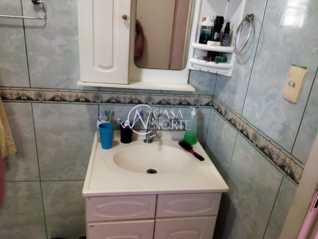 Casa à venda com 5 quartos, 450m², 1 suíte, Rua Ursa Maior no bairro Cristal em Porto Alegre