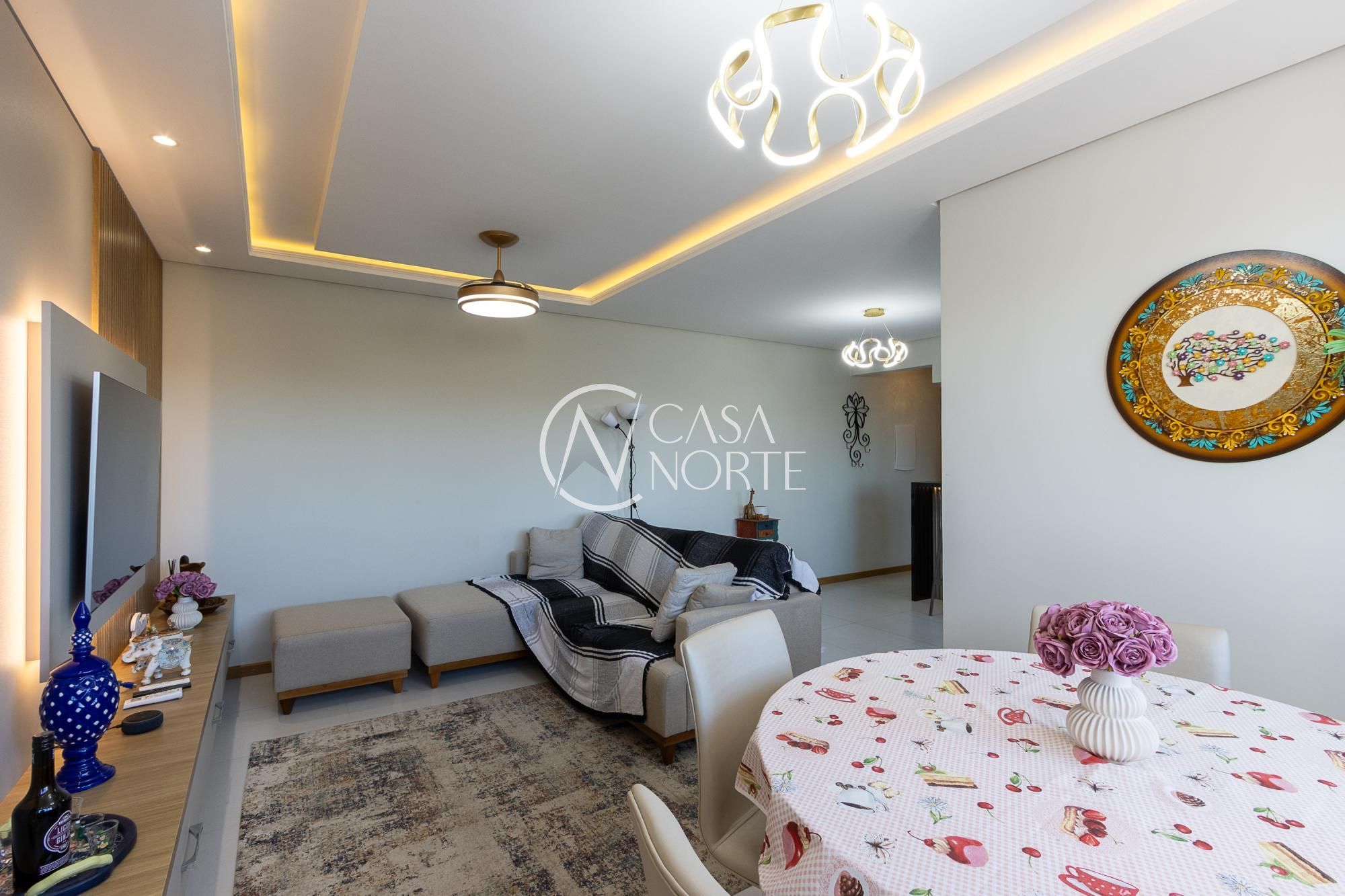 Apartamento à venda com 3 quartos, 103m², 1 suíte, 2 vagas, Rua Jataí no bairro Cristal em Porto Alegre