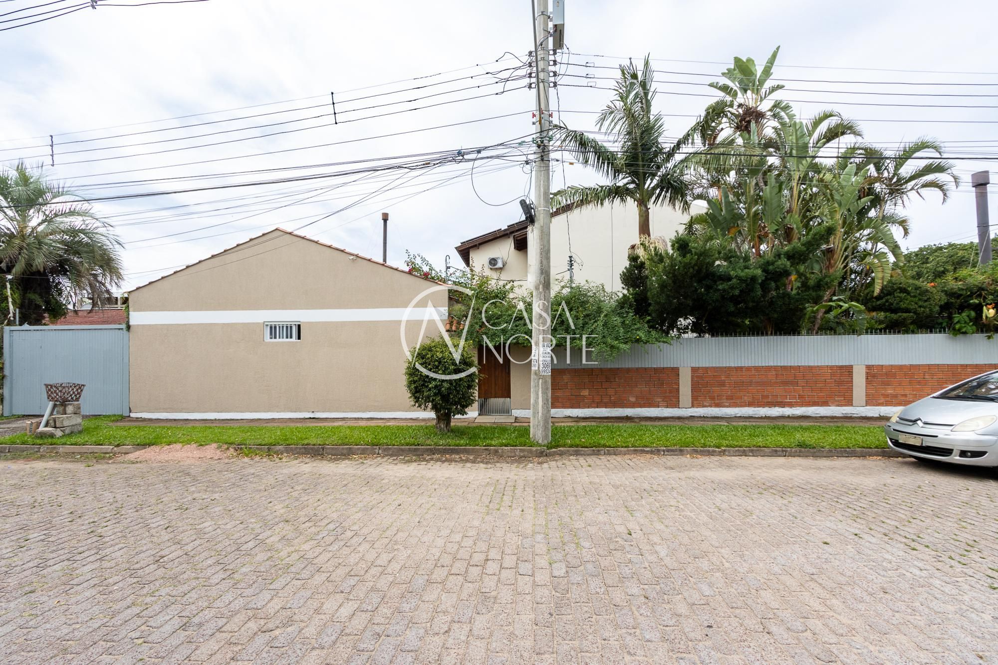 Casa à venda com 2 quartos, 109m², 1 suíte, 2 vagas, Rua Doutor Hermes Pacheco no bairro Aberta dos Morros em Porto Alegre