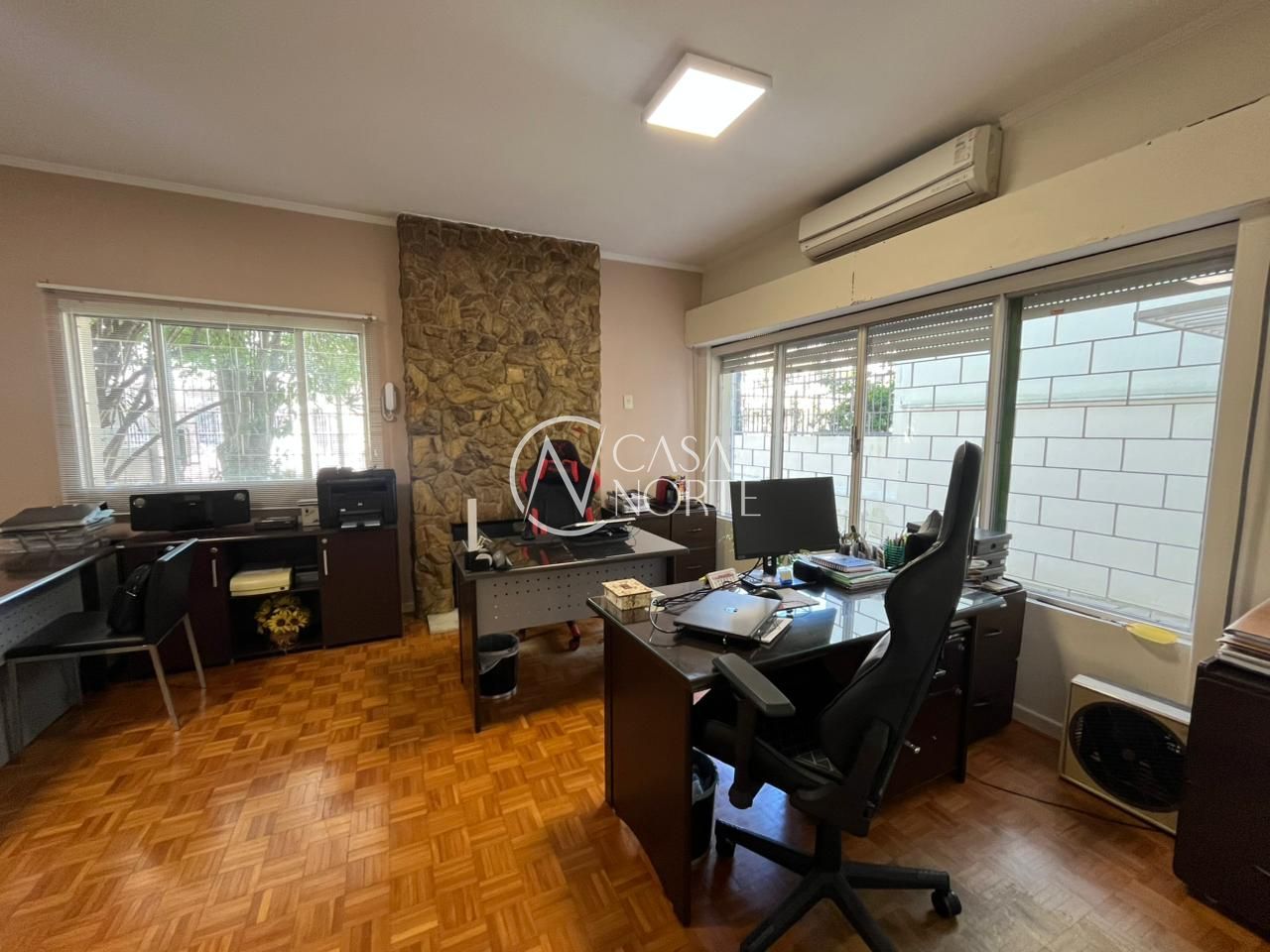 Casa à venda com 3 quartos, 208m², 6 vagas, Rua Vinte de Setembro no bairro Azenha em Porto Alegre