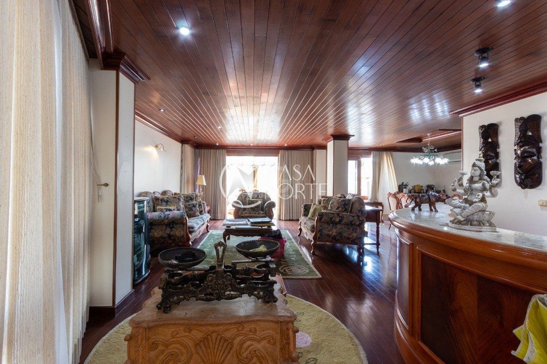 Casa de Condomínio à venda com 6 quartos, 784m², 2 suítes, 6 vagas, Avenida da Cavalhada no bairro Cavalhada em Porto Alegre