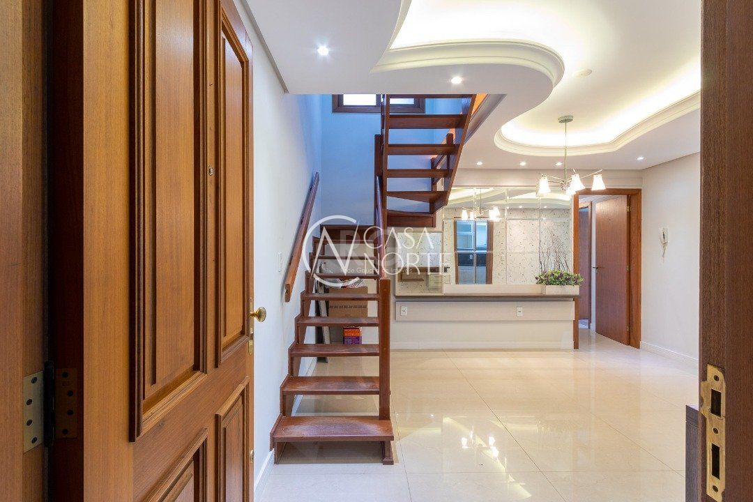 Cobertura à venda com 3 quartos, 247m², 1 suíte, 2 vagas, Avenida Mathilde Trein Renner no bairro Vila Ipiranga em Porto Alegre