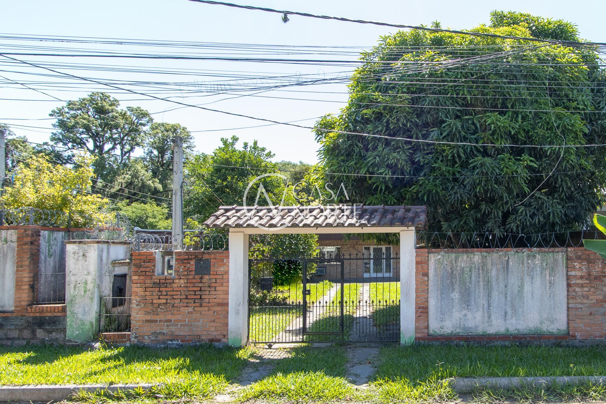 Casa à venda com 3 quartos, 100m², 4 vagas, Rua Rodolfo Breyer no bairro Belém Novo em Porto Alegre