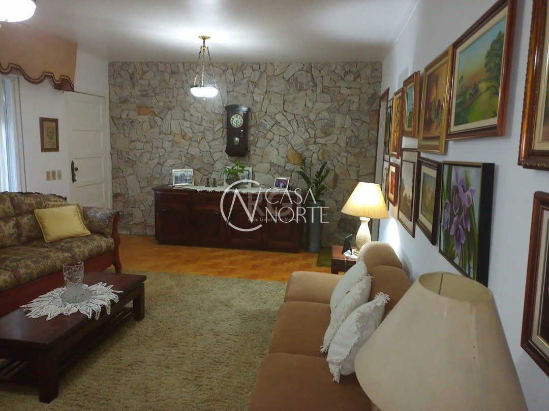 Casa à venda com 3 quartos, 220m², 1 suíte, 1 vaga, Rua Teotonia no bairro Camaquã em Porto Alegre