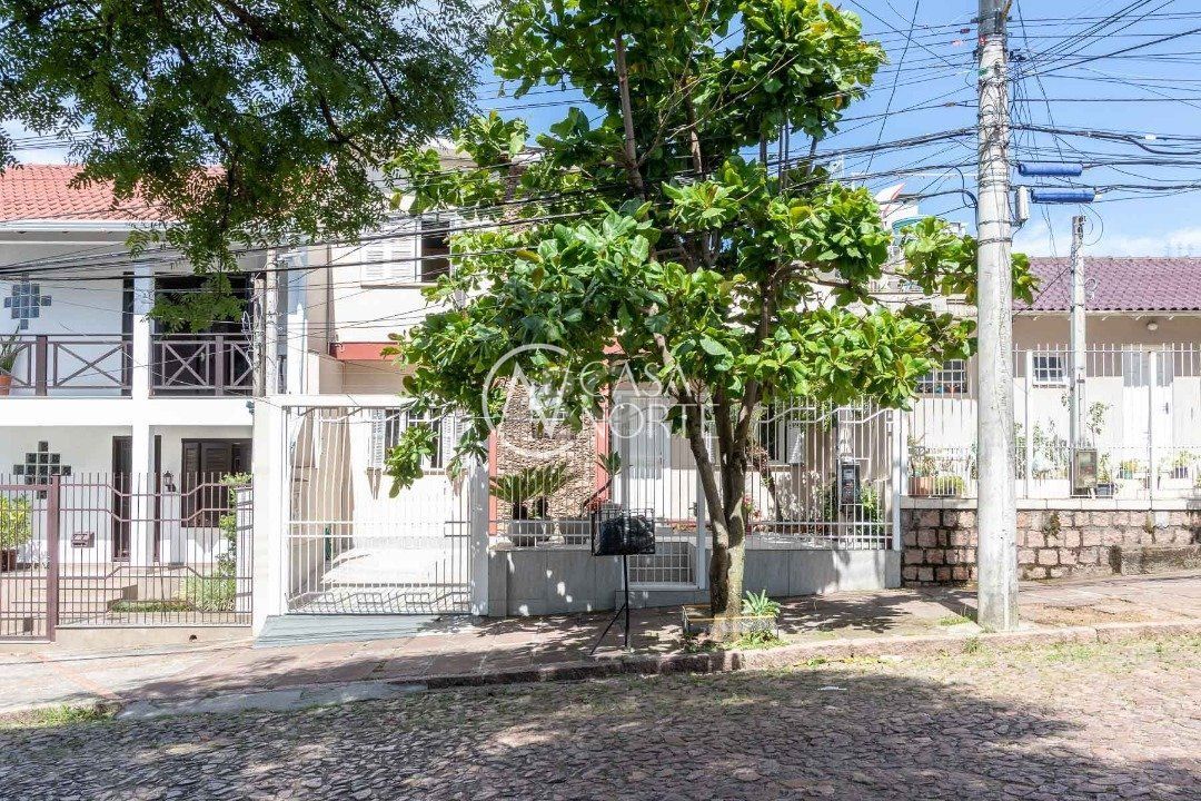 Sobrado à venda com 3 quartos, 150m², 1 suíte, 1 vaga, Rua Reverendo Daniel Betts no bairro Morro Santana em Porto Alegre