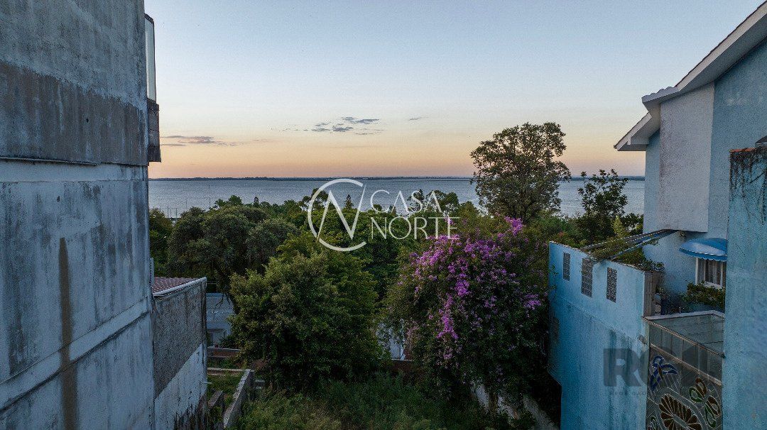 Terreno à venda  com 450m², Rua Bororo no bairro Vila Assunção em Porto Alegre