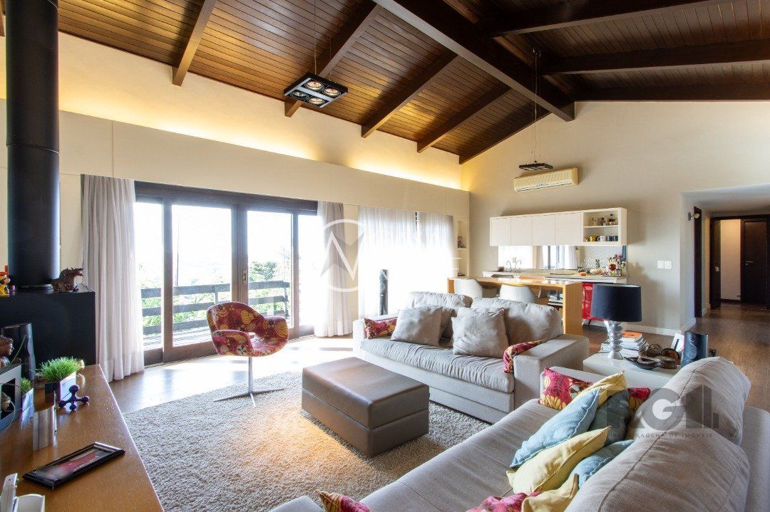 Casa à venda com 5 quartos, 417m², 3 suítes, 4 vagas, Rua Fernando Osório no bairro Teresópolis em Porto Alegre