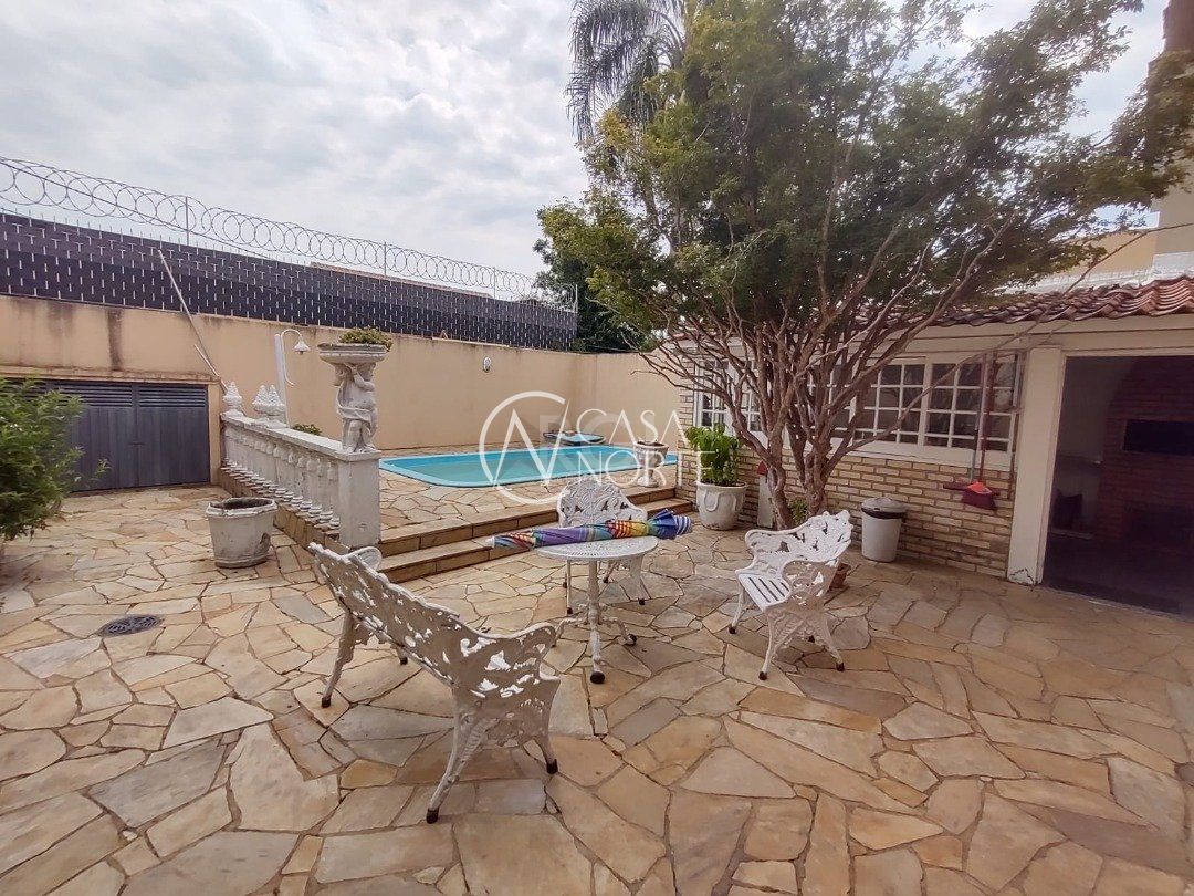 Casa à venda com 4 quartos, 200m², 1 suíte, 3 vagas, Rua Olecio Cavedini no bairro Espírito Santo em Porto Alegre