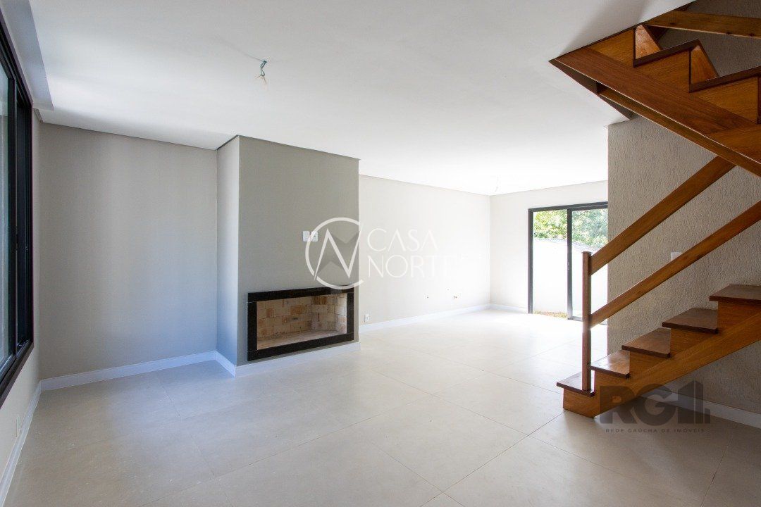 Sobrado à venda com 3 quartos, 96m², 1 suíte, 2 vagas, Rua Santa Vitória no bairro Tristeza em Porto Alegre