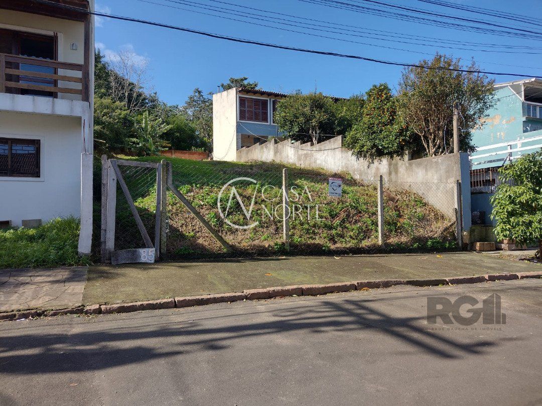 Terreno à venda  com 295m², Rua Altos da Amapá no bairro Vila Nova em Porto Alegre
