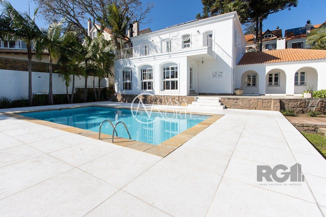 Casa à venda com 4 quartos, 600m², 2 suítes, 6 vagas, Rua Simao Bolivar no bairro Vila Conceição em Porto Alegre