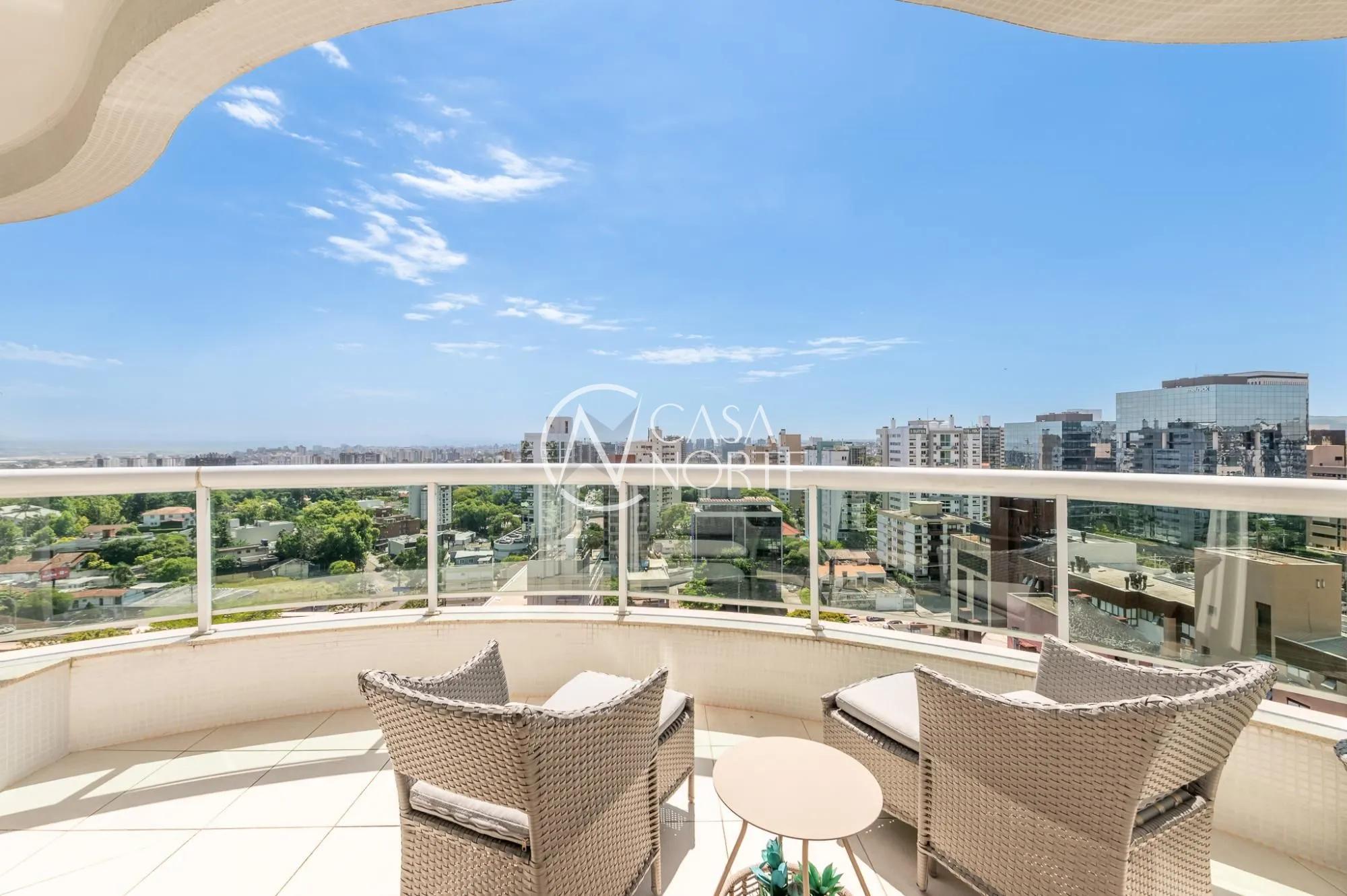 Apartamento à venda com 3 quartos, 204m², 3 suítes, 5 vagas, Rua Carvalho Monteiro no bairro Petrópolis em Porto Alegre