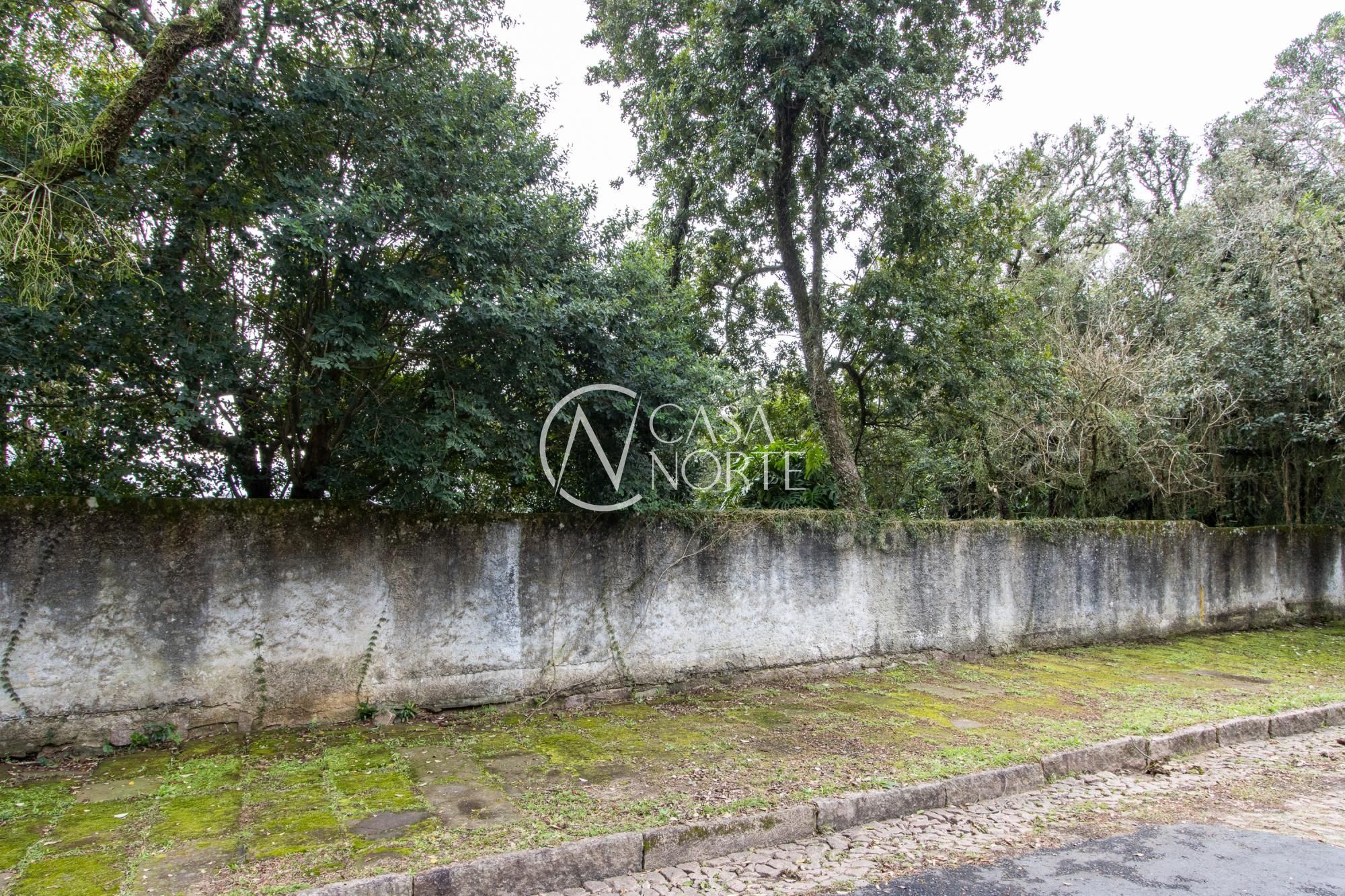 Terreno à venda  com 300m², Rua Charruas no bairro Espírito Santo em Porto Alegre